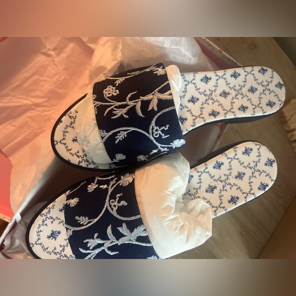 NIB $255 Hill House City The Summer Slide Embroidered Navy Blue Slide Sandals - Picture 4 of 7